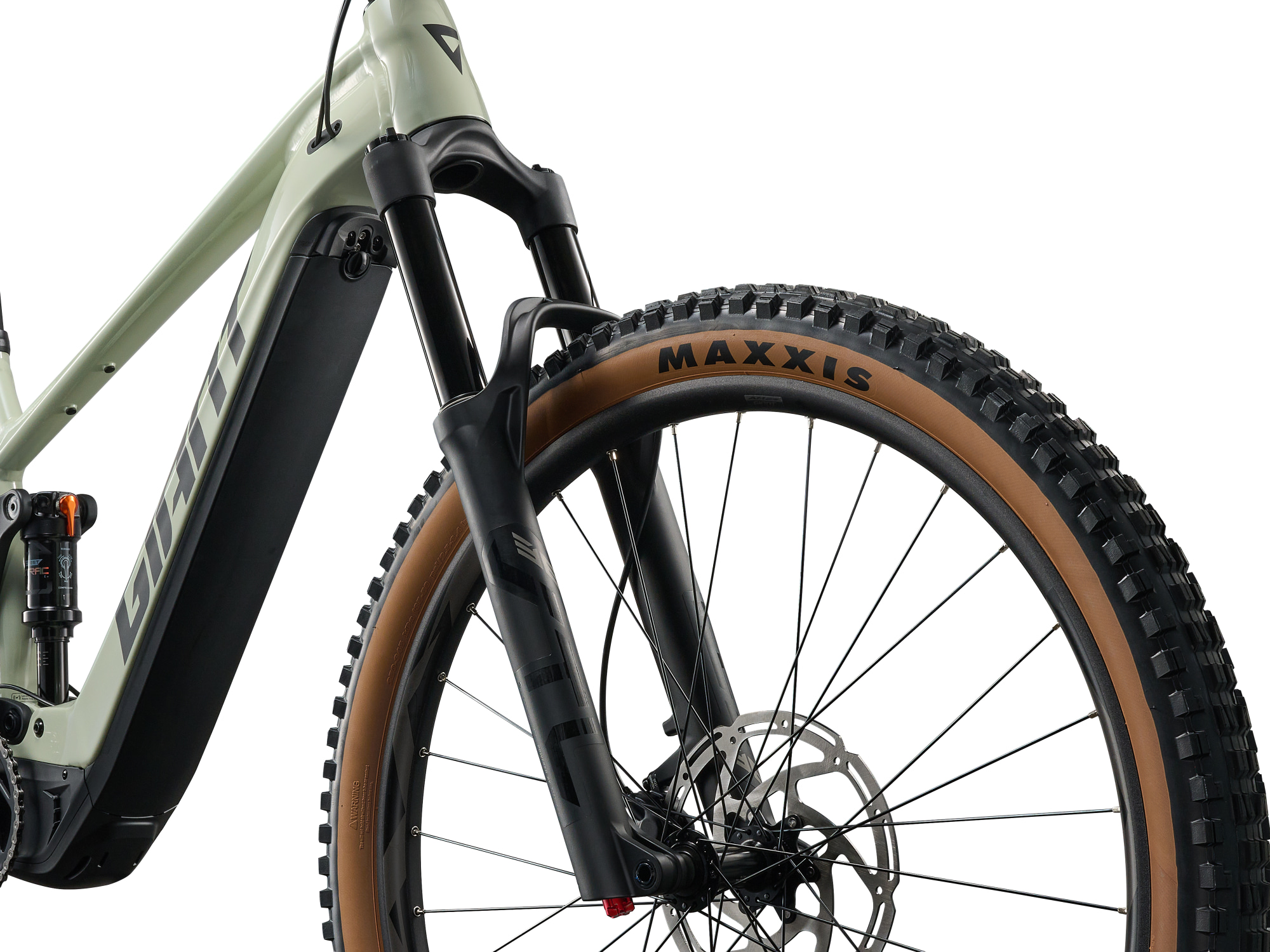 VTT électrique tout-suspendu Giant Stance E+ 2, détail fourche et roue avant
