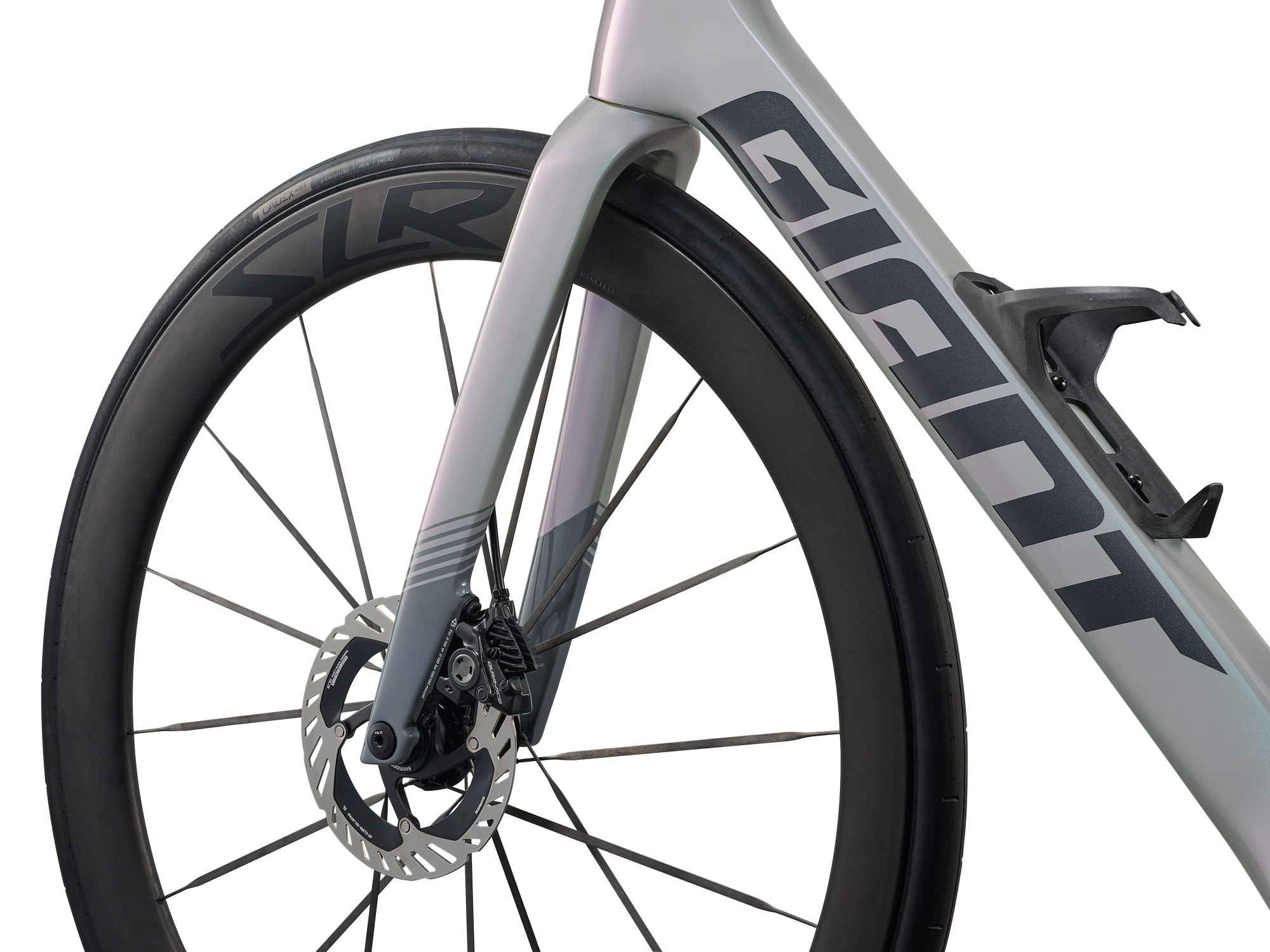 Vélo route aéro carbone Giant Propel Advanced Pro DA, détail fourche et roue avant