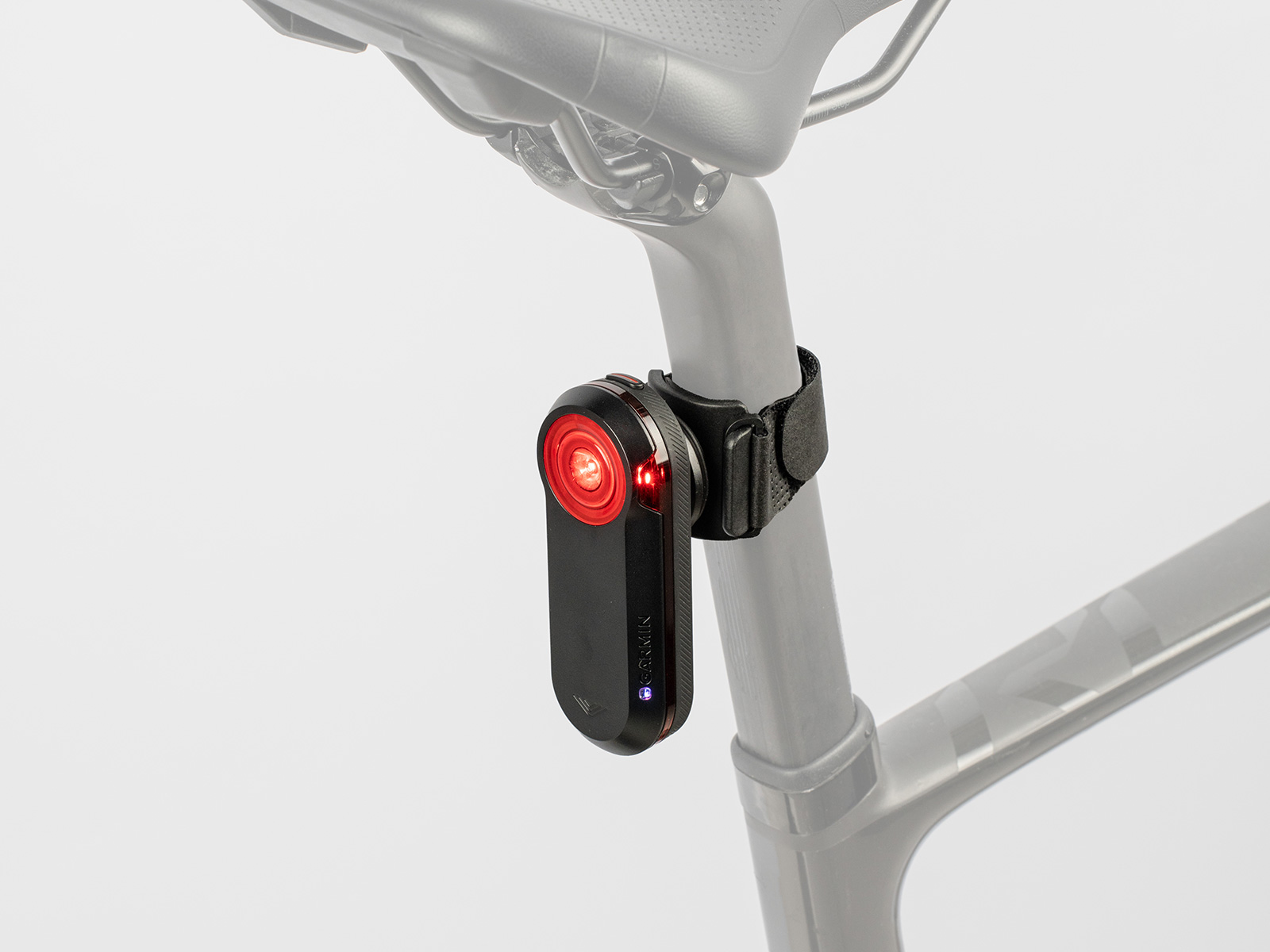 GARMIN® Varia Heckradar an einer Sattelstütze montiert mit Topeak G-Gear Multi Mount und Klettband.