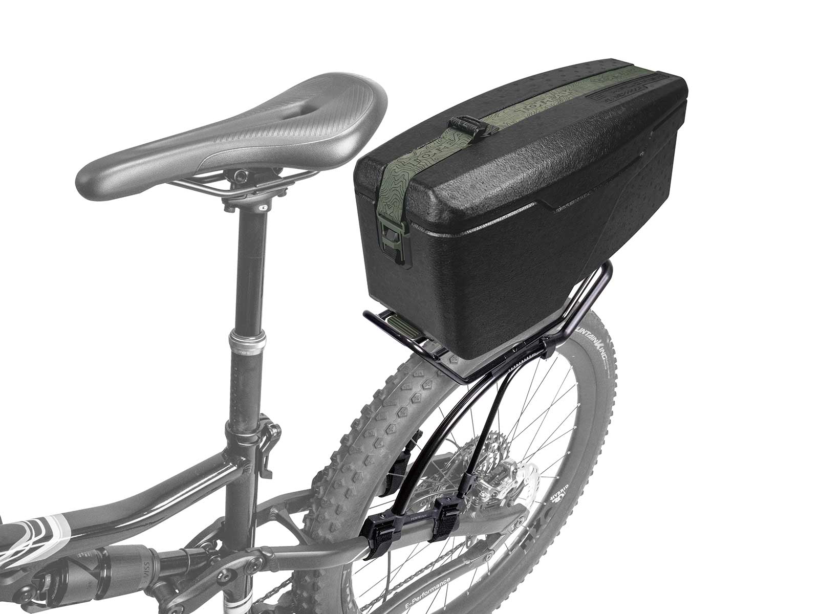 Topeak E-Xplorer TrunkBox in Schwarz montiert auf einem Gepaecktraeger für E-MTBs.