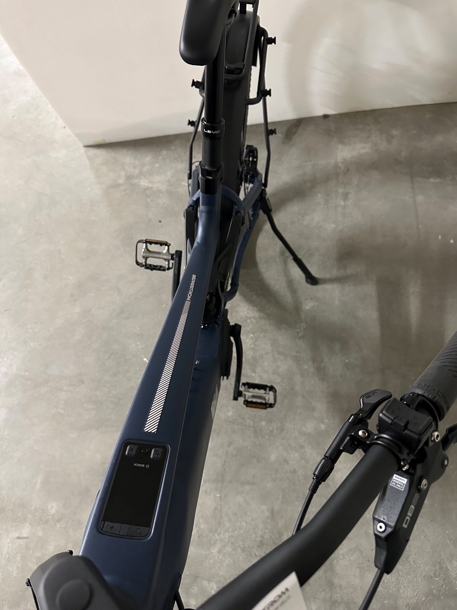 Bergstrom SUV 1.8 E-MTB dark-blue Ausstellungsstück - Draufsicht