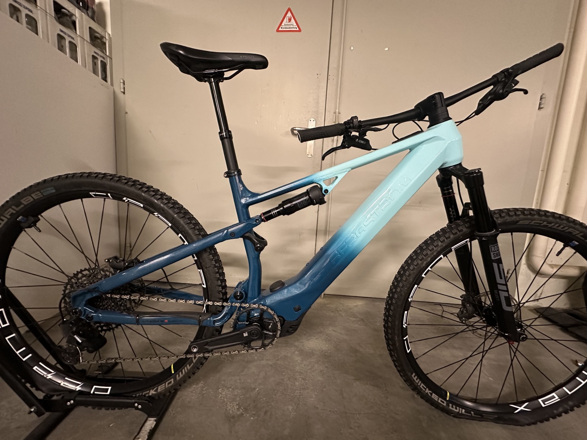 Bergstrom Flow 3 Testvelo in oncean blau, Seitenansicht