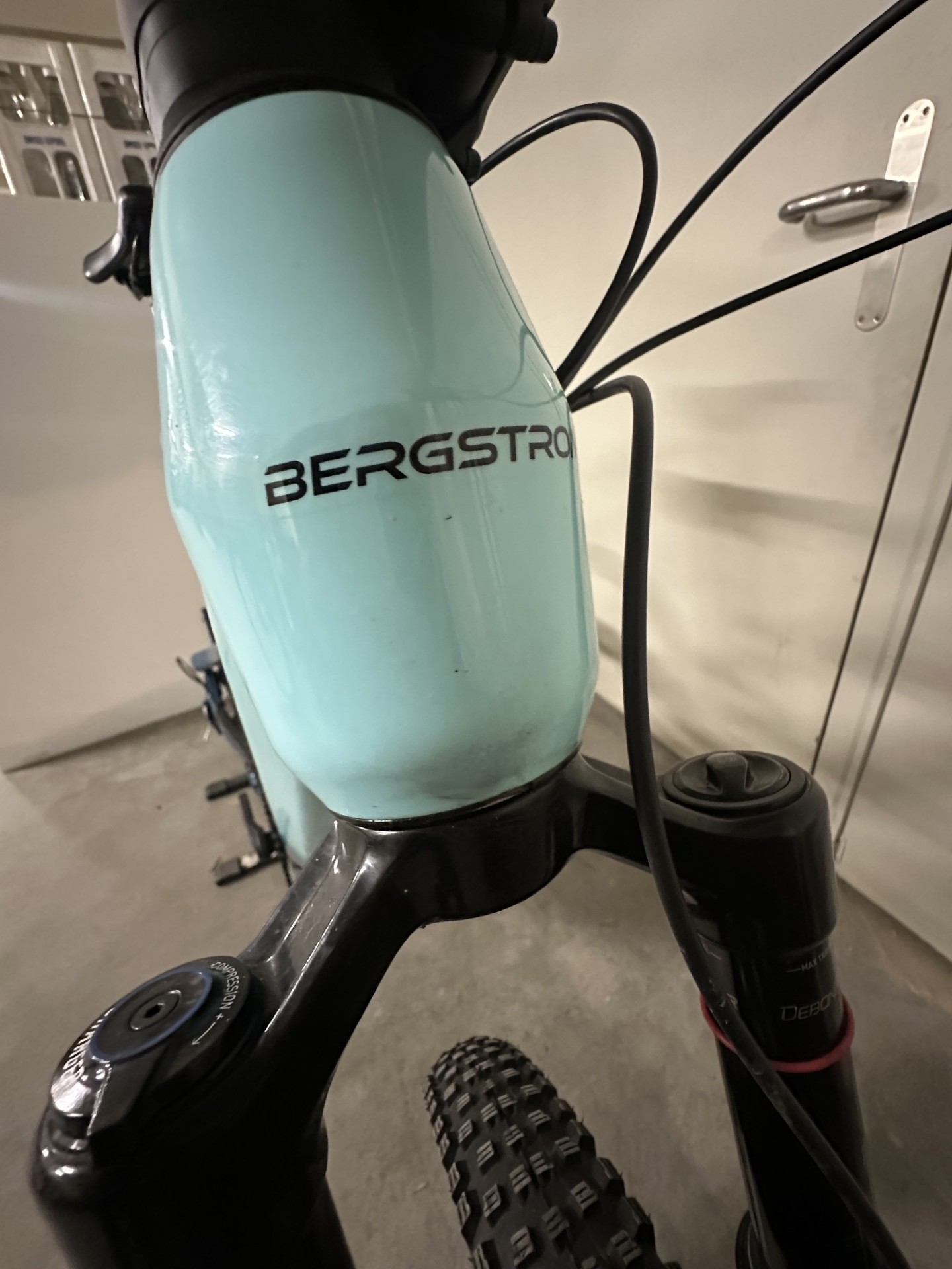 Bergstrom Flow 3 Testvelo in oncean blau, front