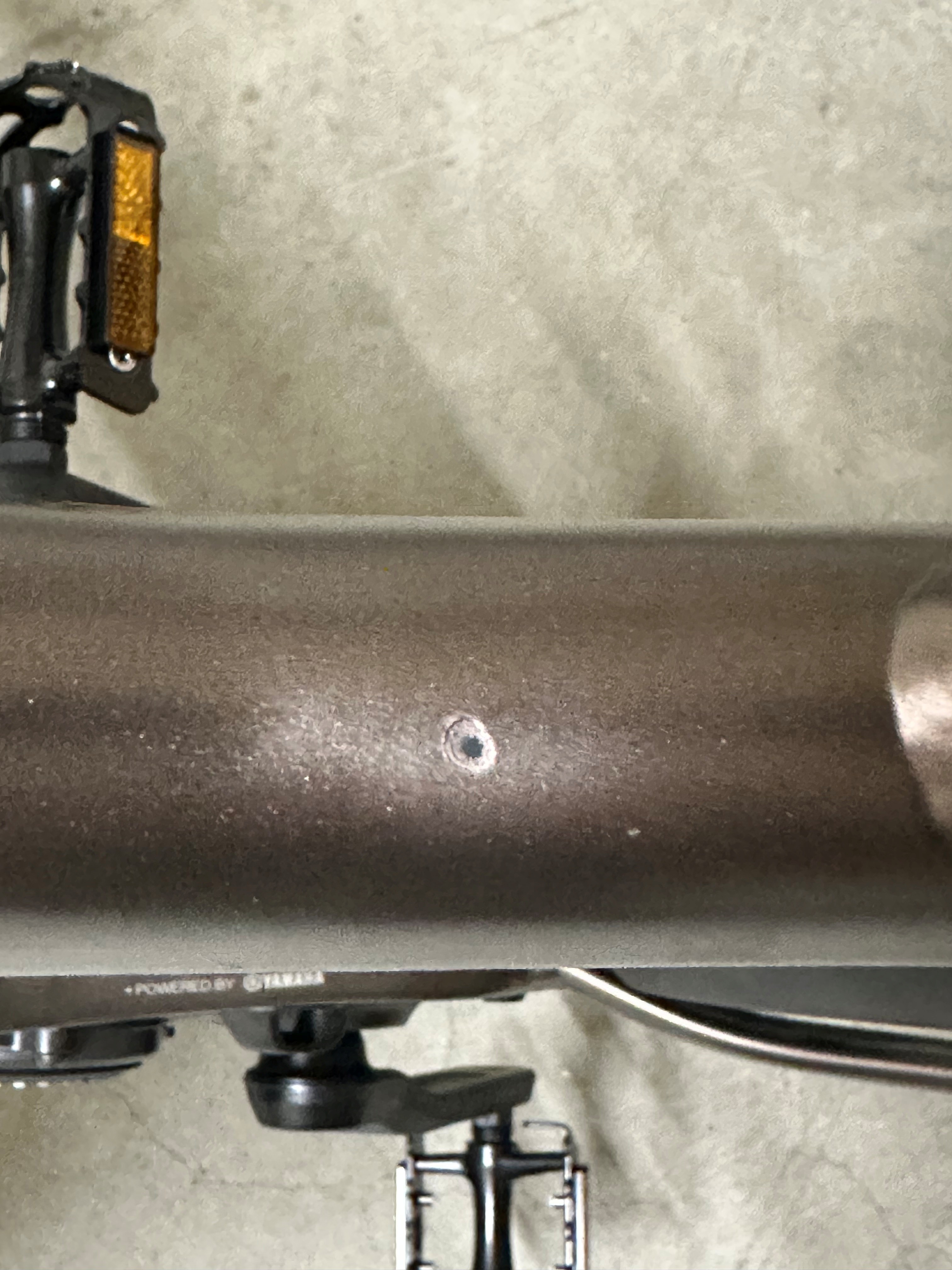 Giant Explore Ausstellungsstück Lackschaden am Oberrohr