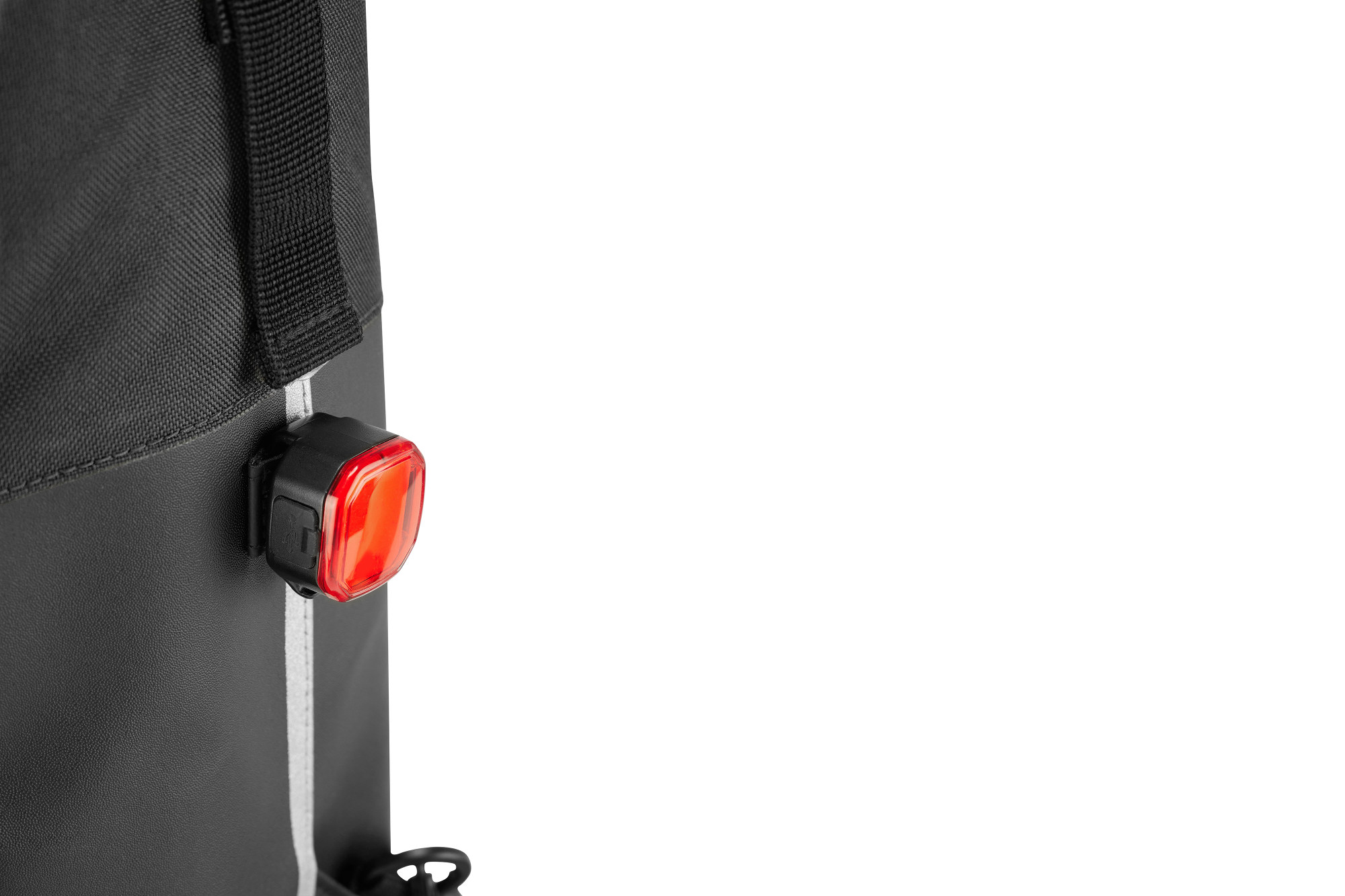Giant Versa G2 Velotasche in schwarz - Detailansicht Halterung für Rücklicht