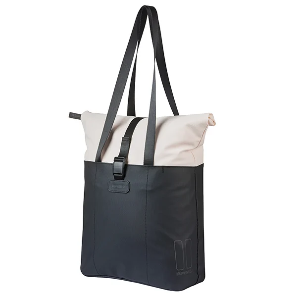 Basil Vive Shopper in Off‑White/Schwarz mit langen Schulterriemen, schräg von vorne gezeigt.