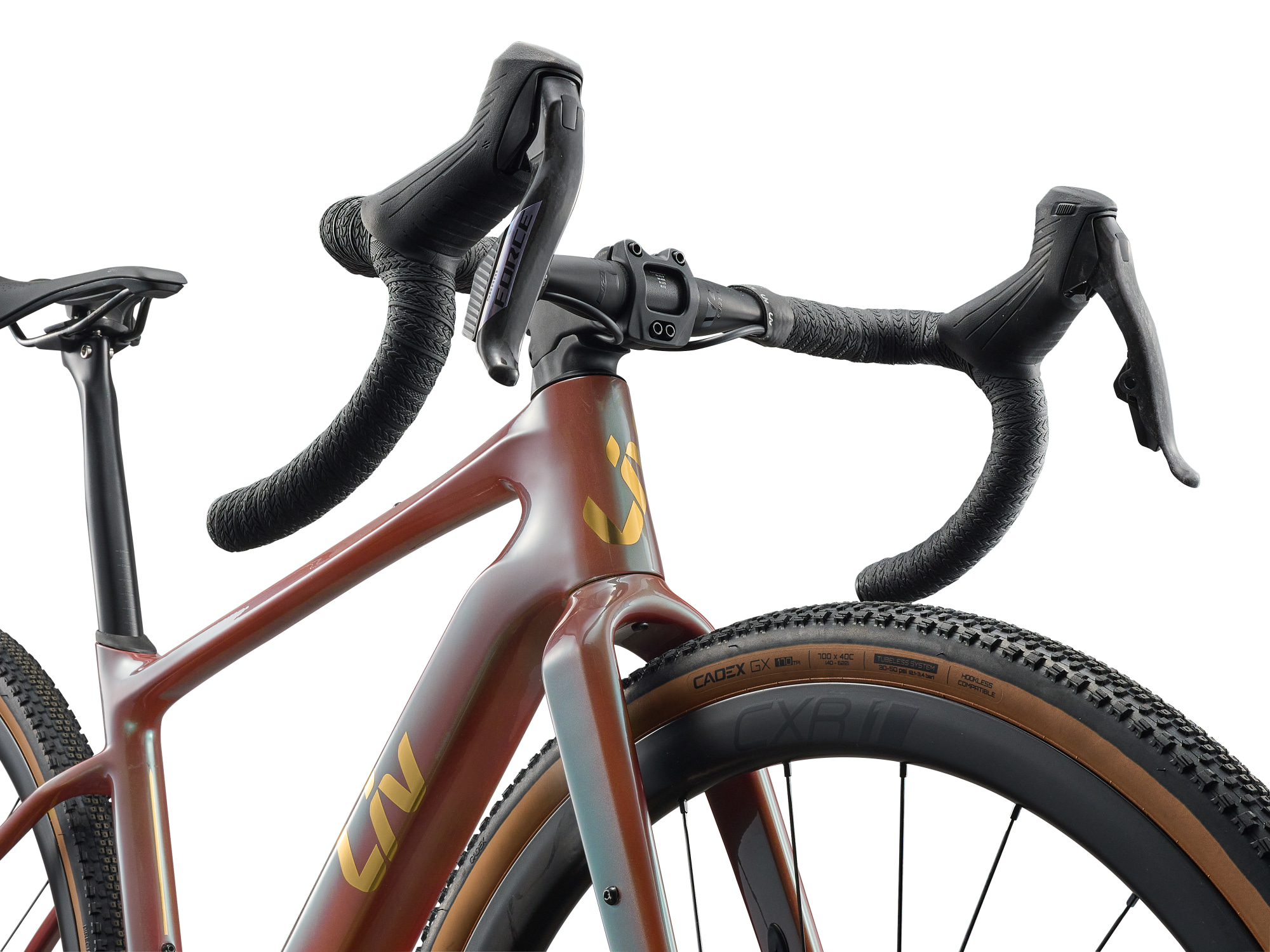 Liv Damen-Gravelbike Devote Advanced Pro mit Carbon-Rahmen, -Gabel und -Laufrädern in rotbraun mit goldener Aufschrift, Detailansicht Steuerrohr und Lenker