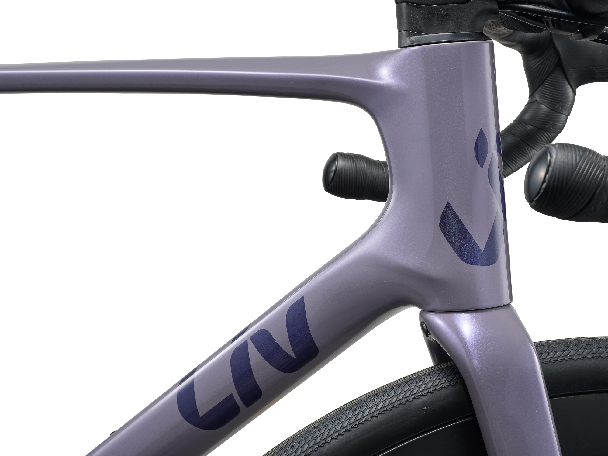 Liv Avail Advanced UI2 Rennrad in Violet Flare mit Carbonrahmen und Liv Logo im Rahmendetail.