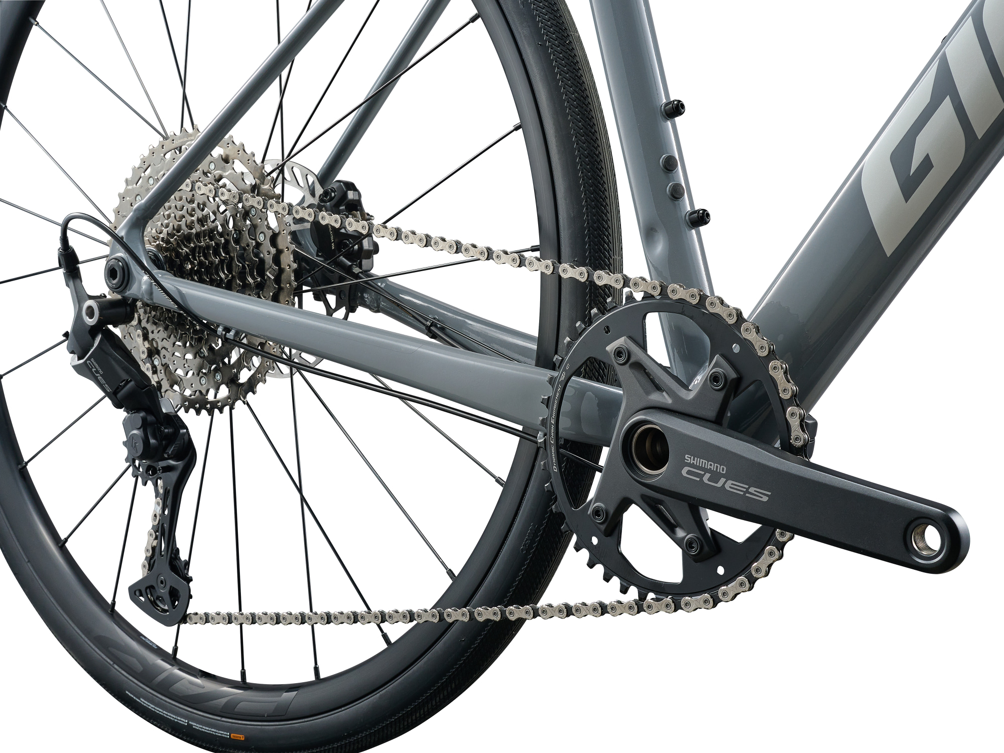 Giant Contend AR 1 Gravelbike in Stardust Grey mit Shimano CUES Schaltwerk und Hinterrad-Detail