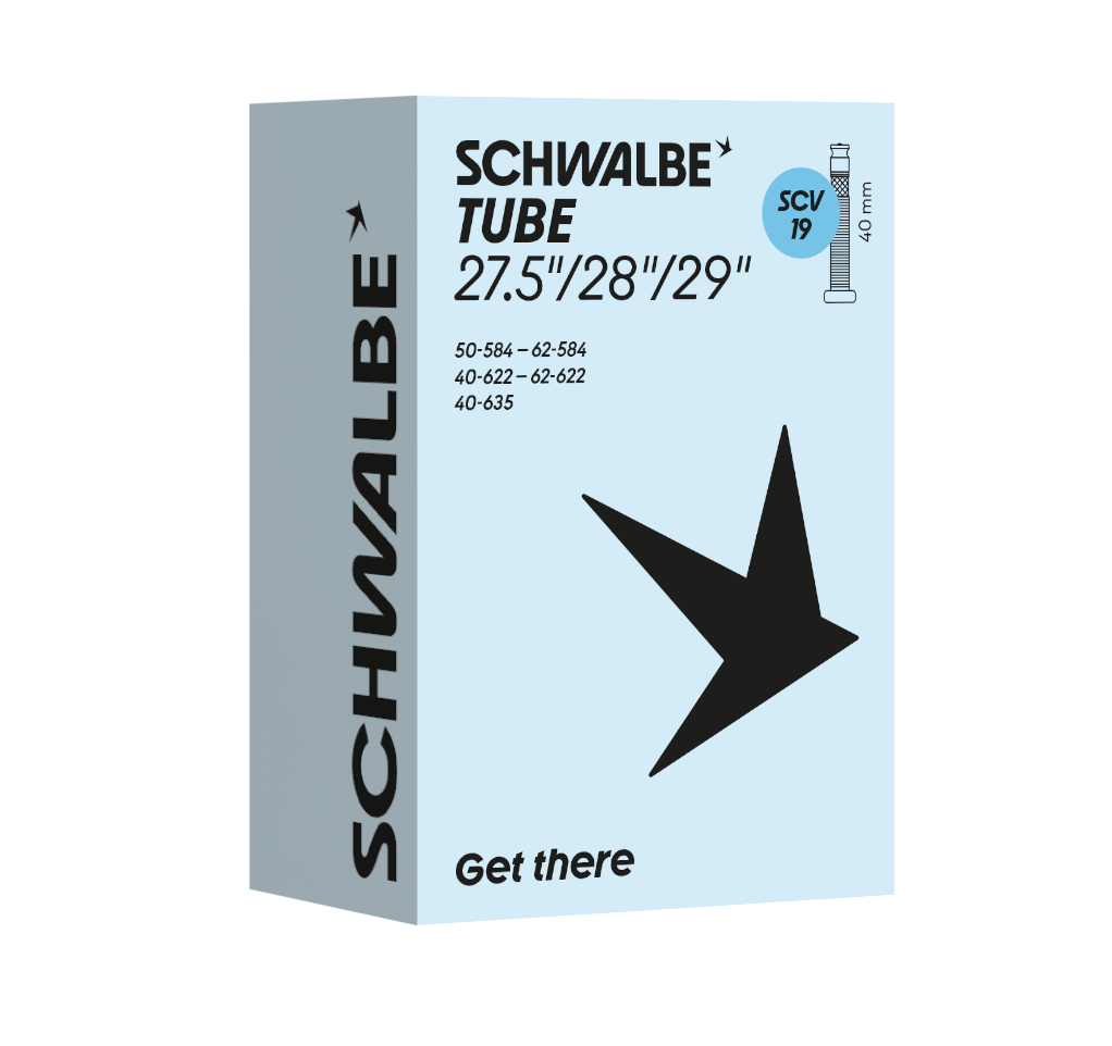 Verpackung des Schwalbe Fahrradschlauchs Nr. 19 für 27.5, 28 oder 29Zoll Reifen mit SCV Clik Valve 40 mm, hellblaue Box mit schwarzem Schwalbe-Logo und Größenangaben.