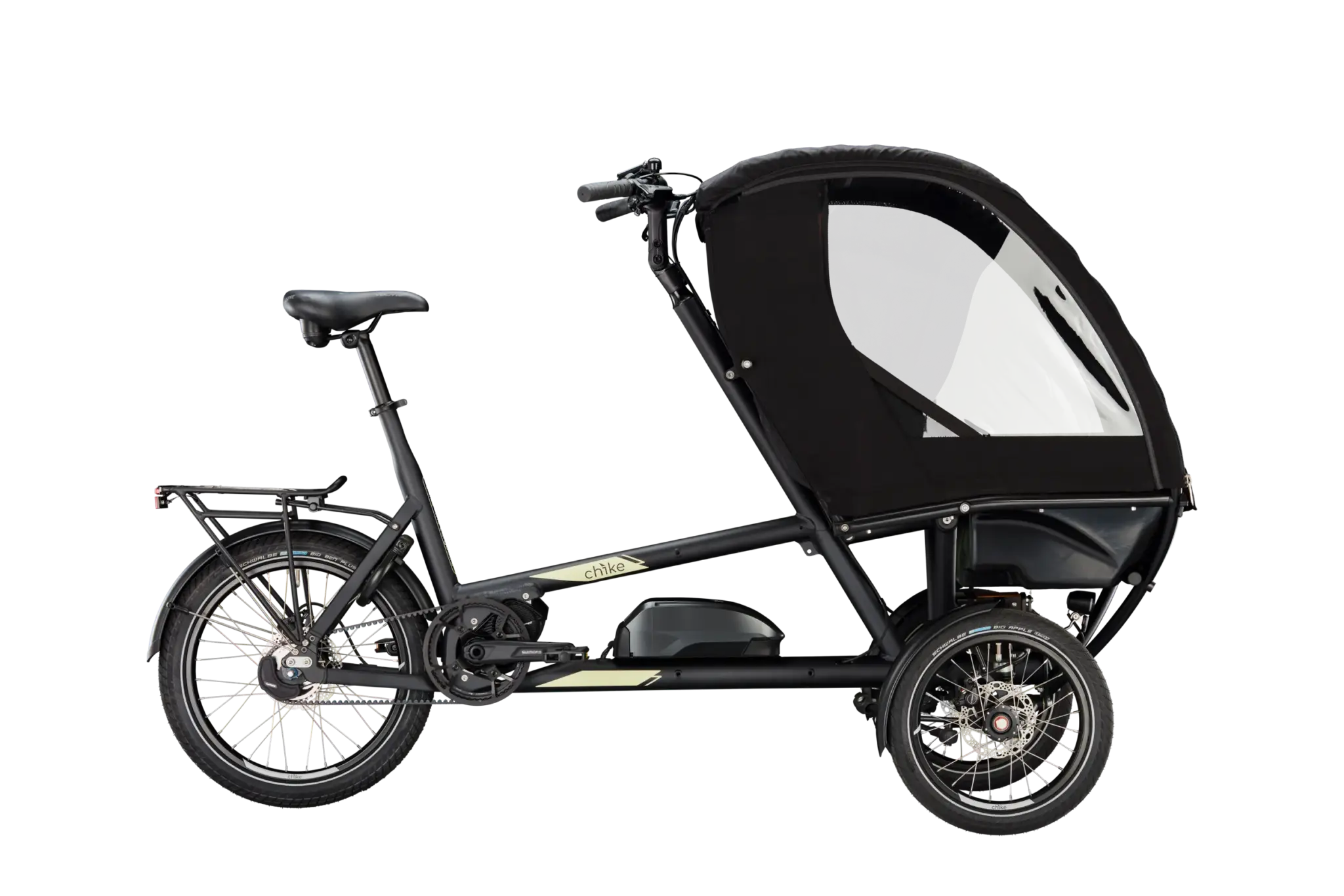 Seitenansicht eines schwarzen Chike e‑Kids Lastenrads mit großer, transparenter Kinderkabine vorne und elektrischem Antrieb.