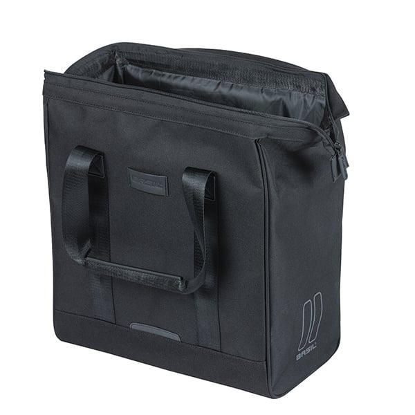Geöffneter Basil Grand Fahrradshopper in Schwarz mit geräumigem Innenfach.