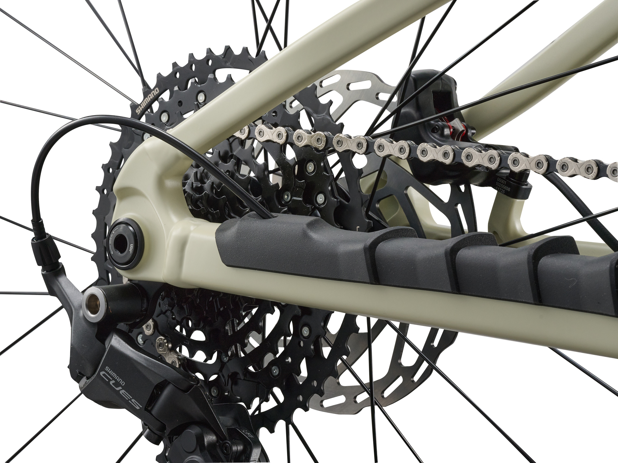 Liv Embolden Mountainbike in Pale Moss mit Shimano CUES-Schaltwerk und Kettenstrebenschutz.